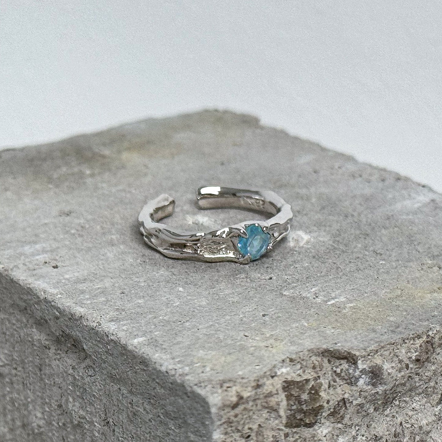 925 Sterling Silver Ring Brutalist Ring Blue Ring Gem Zircon Ring Handmade Ring Hammered Ring Adjustable Ring Textured Ring Statement Ring